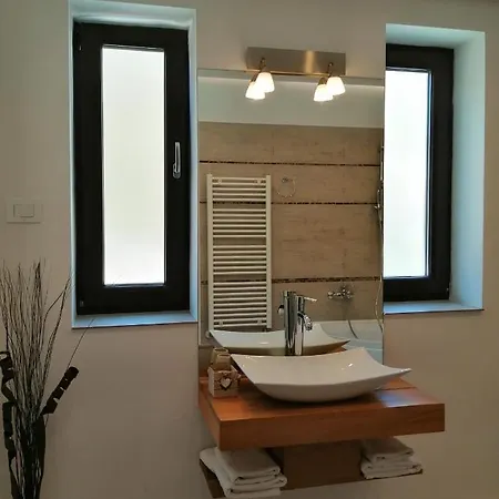 Greenhill בית הארחה 4*