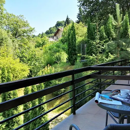 Πανσιόν Greenhill 4*