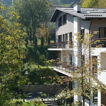 Greenhill 4*